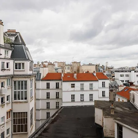 Apartment In The Heart Of Eiffel Tower *
